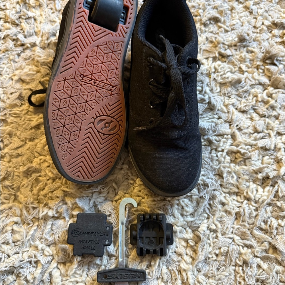 Heelys Black Sneakers Little kids size 1